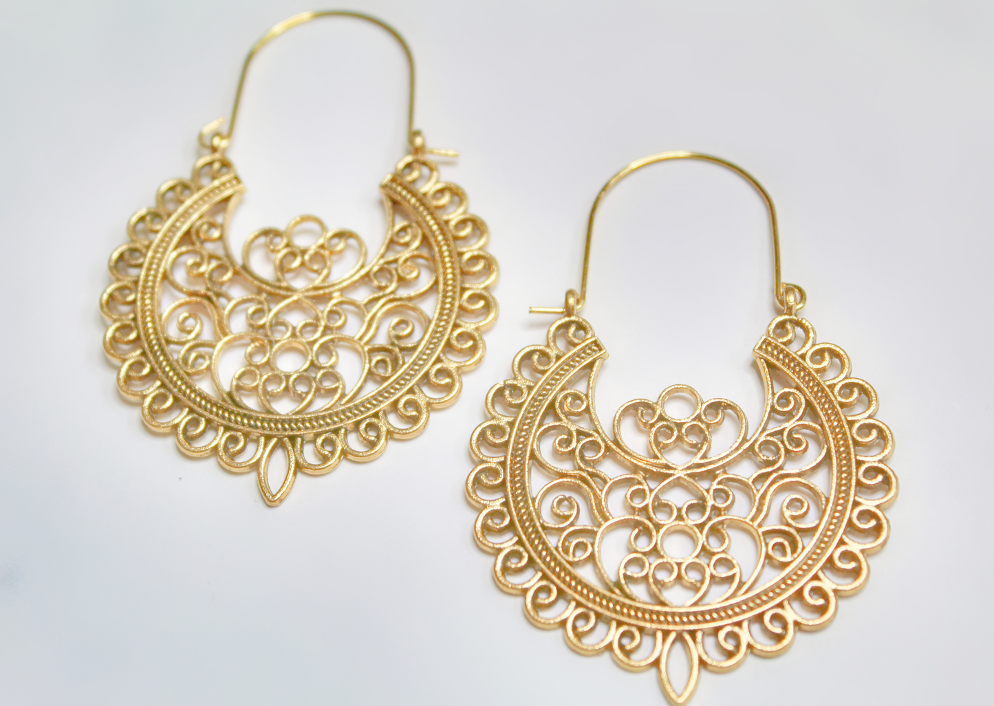 Goldtone Scrolling Detailed Earrings